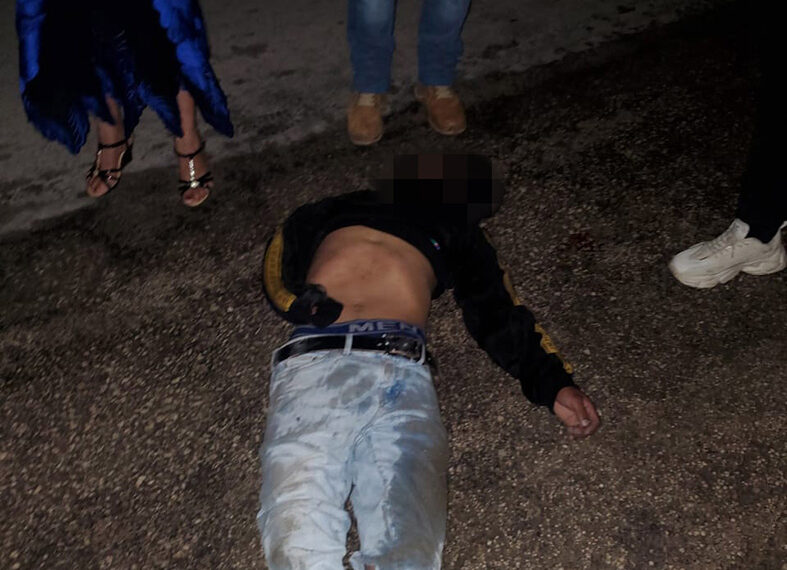 Embiste y mata a joven