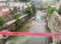 Cayó al río y se mató