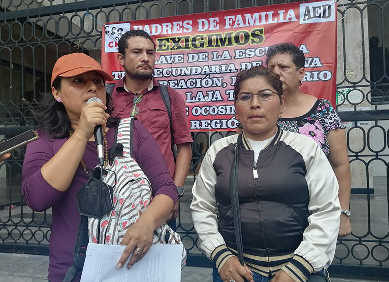 Exigen escuelas