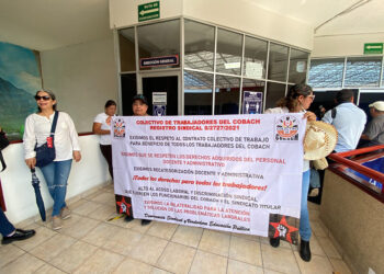 Trabajadores se manifiestan en oficinas centrales