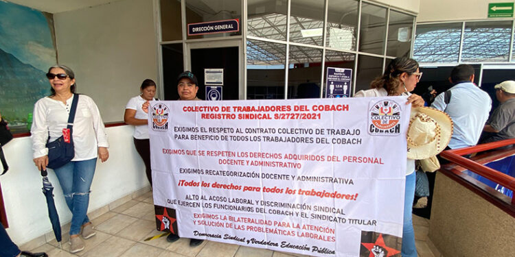 Trabajadores se manifiestan en oficinas centrales