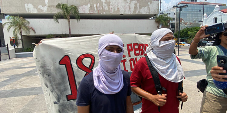 Exigen que se retiren cargos en su contra