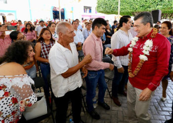 Inaugura rehabilitación del parque público