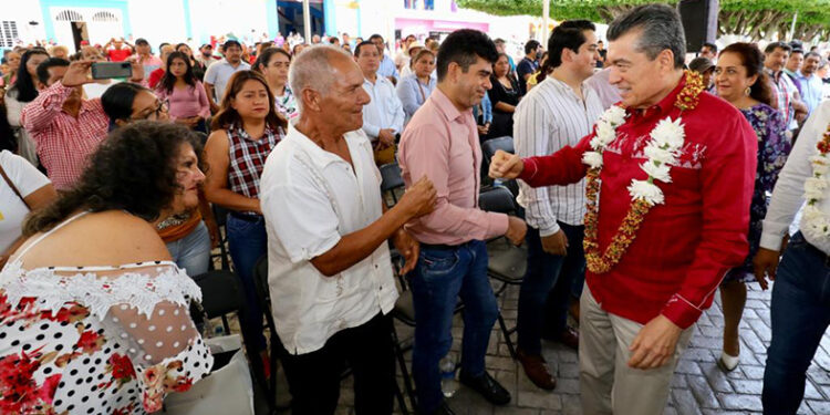 Inaugura rehabilitación del parque público