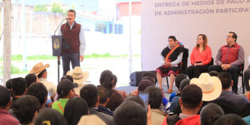 Entregan tarjetas del programa