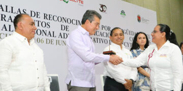 Entregó nombramientos de basificación