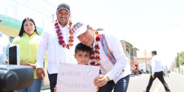 Inaugura calle en Revolución Mexicana