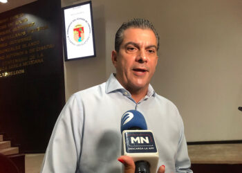 Exhorta a respetar las leyes