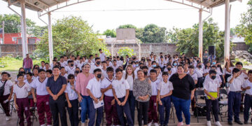 Refrenda compromiso con los jóvenes