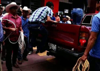 Se llevan a síndica y director de obras