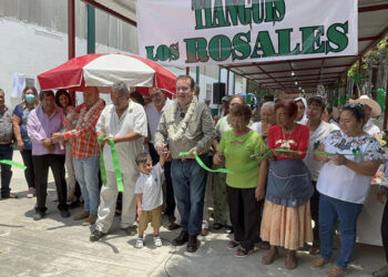 Inaugura nave de Tianguis en el mercado San Juan