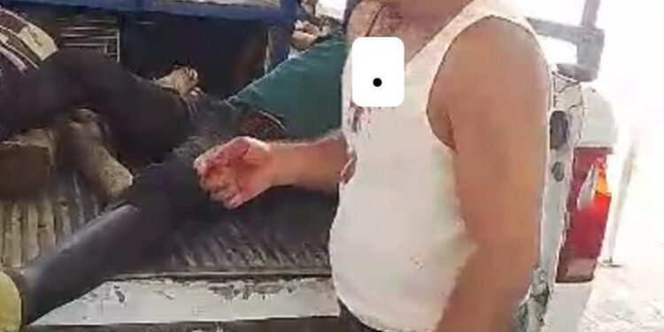 Rescatan a motociclistas lesionados