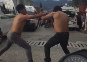 Choferes arman pelea callejera