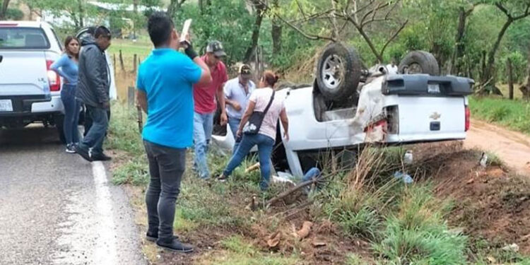 Quedó mirando al cielo