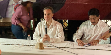 Llama a defender al presidente y a la 4T