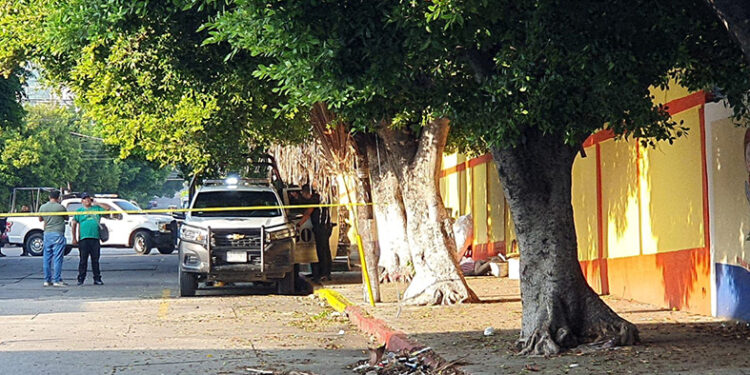 Lo matan a puñaladas