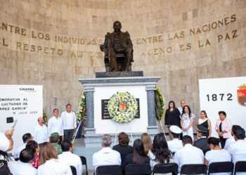 Honra memoria de Benito Juárez en CLI aniversario luctuoso