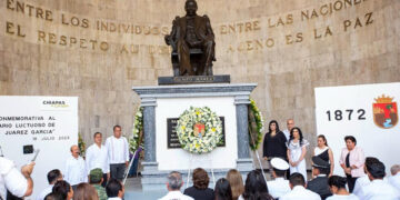 Honra memoria de Benito Juárez en CLI aniversario luctuoso