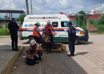Le rajaron la panza de un machetazo