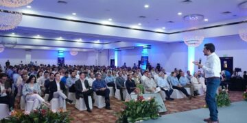 Pilar para el crecimiento económico: Zoé Robledo