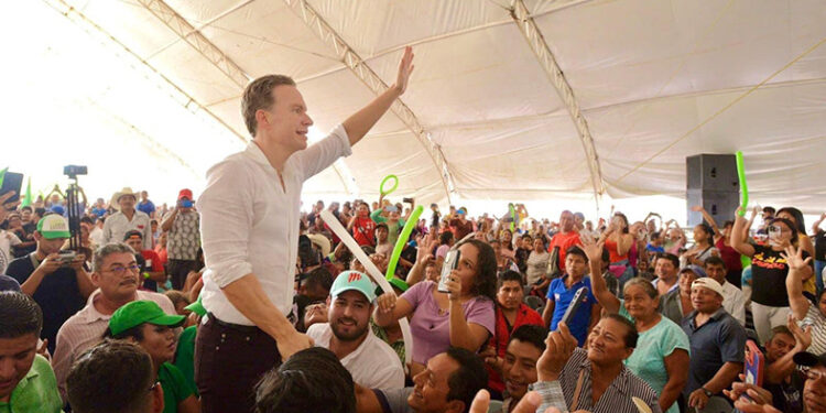 Llama a defender al presidente y a la 4T