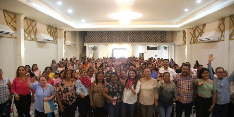 Sostuvo encuentro con mujeres en Suchiapa