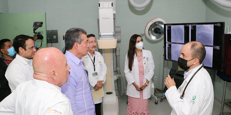 Atestigua firma de convenio