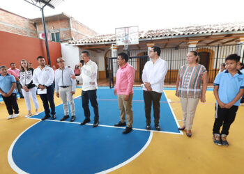 Inauguró domo y cancha