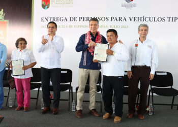 Entregó mil 286 permisos para mototaxis