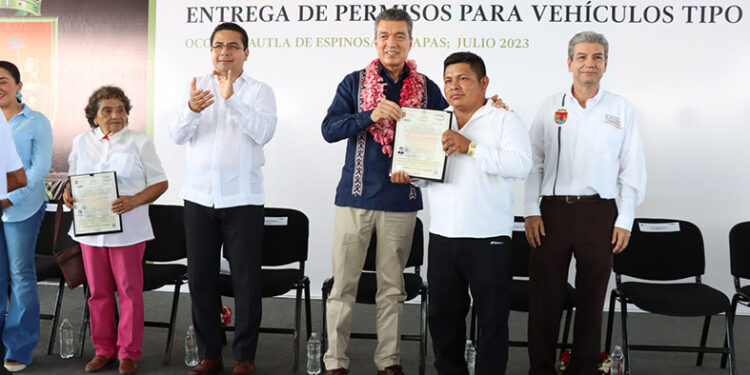 Entregó mil 286 permisos para mototaxis