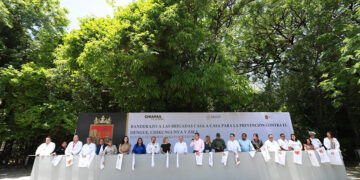 Banderazo de salida a brigadas casa por casa