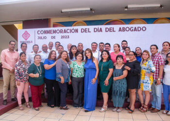 Reconoce a los abogados