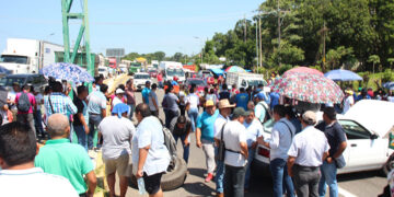 Sale a las calles y toma carreteras