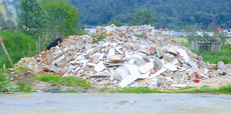 Persiste destrucción de humedales coletos