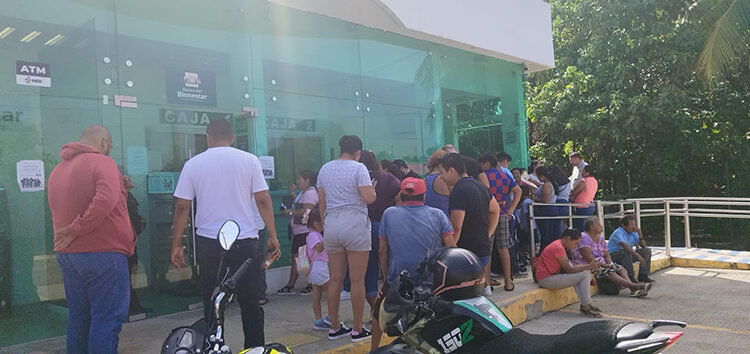 Saturan banco “Bienestar”