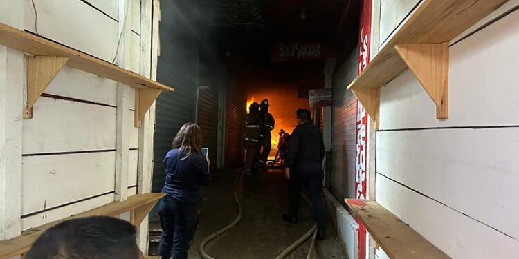Locales quedaron en cenizas