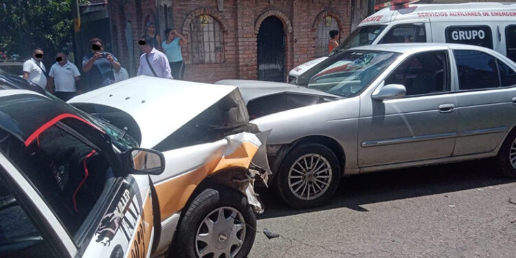 Tres lesionados en encontronazo