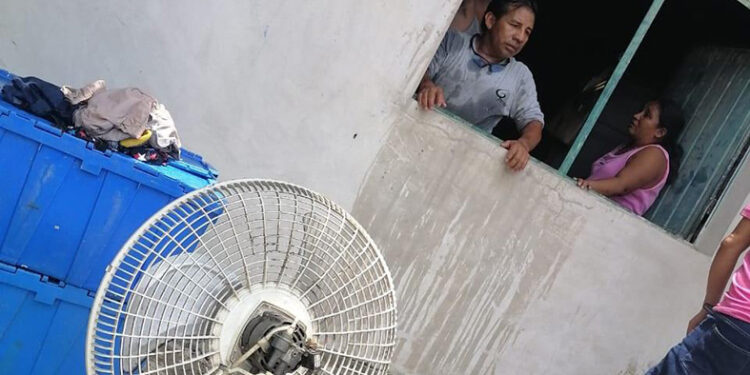 Casi se les chamusca la casa