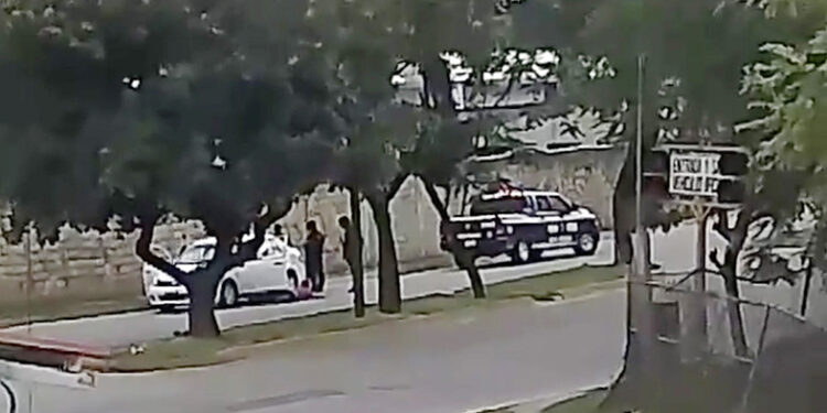 Dos personas arrestadas