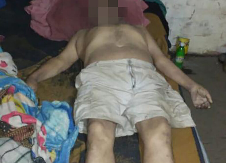 Murió dentro de una caja seca