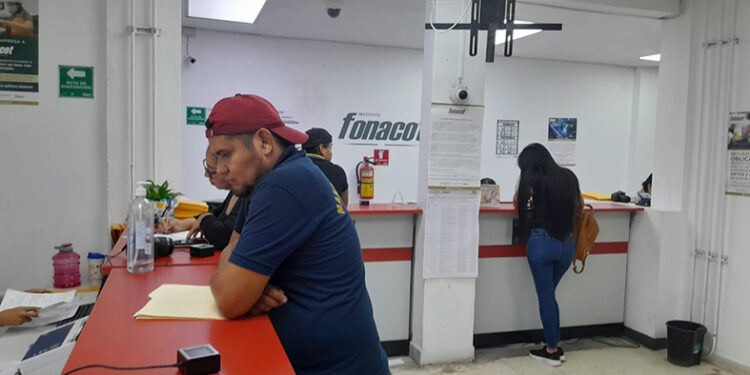 Se endeudan mujeres con créditos Fonacot