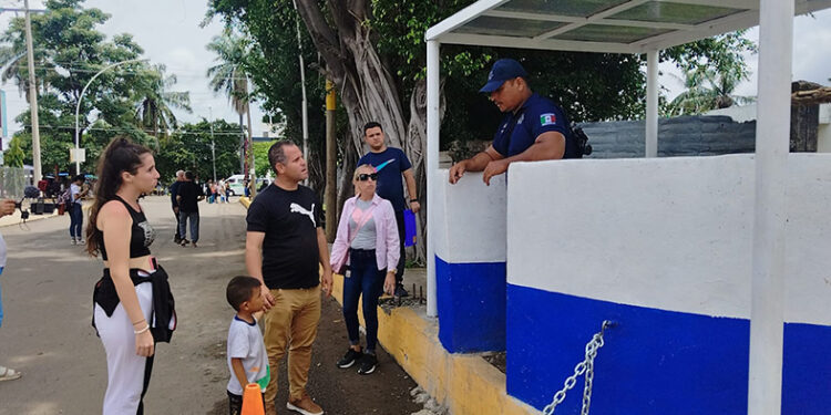 Olvidan a niño hondureño