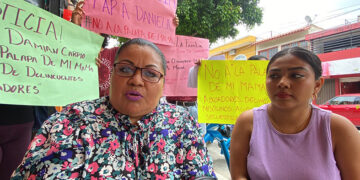 Exige justicia por agresión de meseros a su hijo