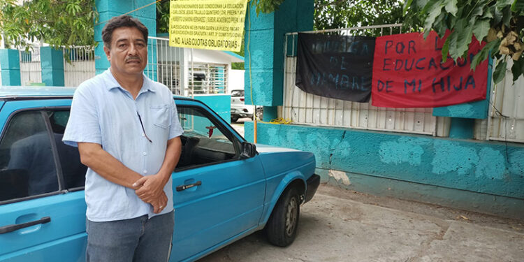 Niegan inscripción a menor