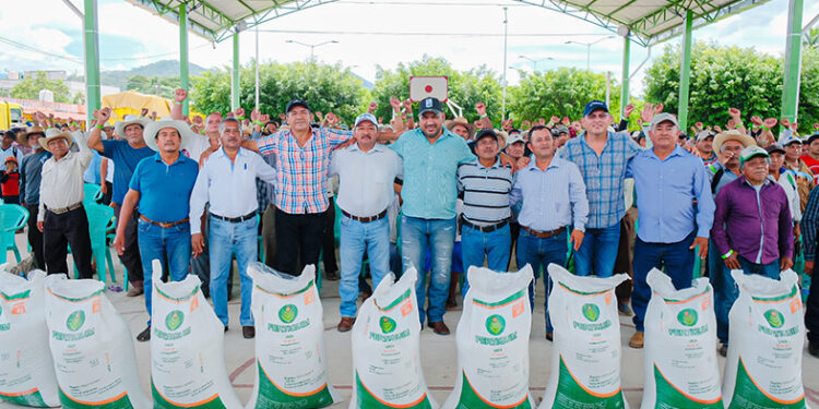 Inició entrega de fertilizantes