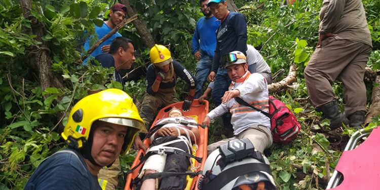 Terminaron en el fondo de un barranco