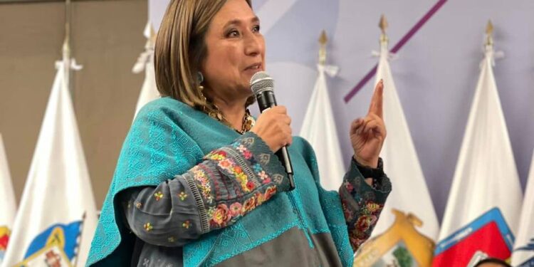 Xóchitl, cerca y cercada