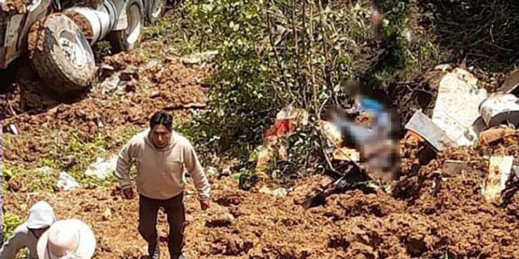 Atropella y mata a joven