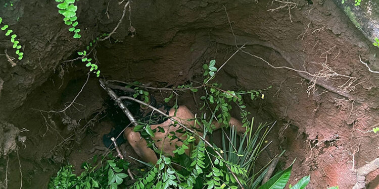 Lo tiraron a un pozo