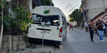 Colectivazo deja cinco lesionados